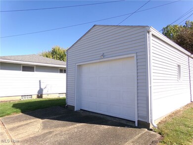 1631 Spring St, Coshocton, OH 43812 - photo 6