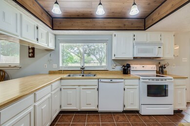 440 Gleneagles Dr, Friendswood, TX 77546 - photo 7