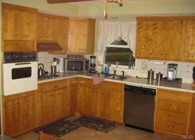 3520 Broadway Rd, Easton, PA 18040 - photo 6