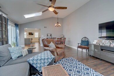 1324 Canyon Run Rd, Naperville, IL 60565 - photo 3