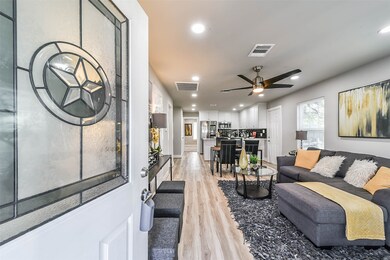 3204 Caplin St, Houston, TX 77026 - photo 6