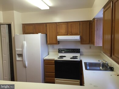 1616 Willowwood Ct, Hyattsville, MD 20785 - photo 6