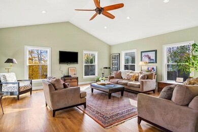 26 Maverick St, Marblehead, MA 01945 - photo 5