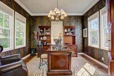 Large main floor office 
