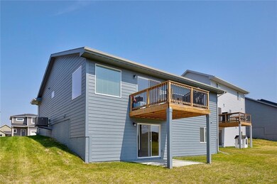 18154 Alpine Dr, Clive, IA 50325 - photo 2