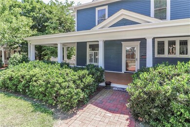 137 N Race St, Statesville, NC 28677 - photo 2