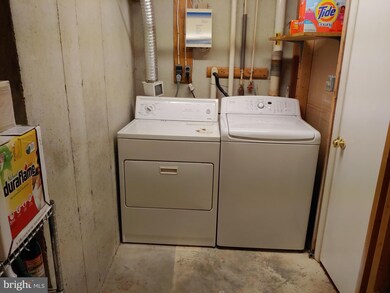 20518 Sterncroft Ct, Montgomery Village, MD 20886 - photo 7