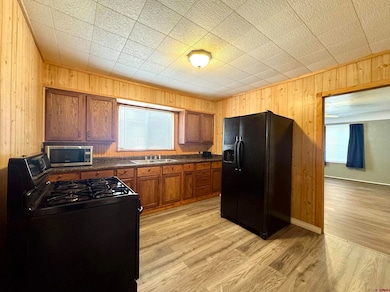 360 Jefferson St, Monte Vista, CO 81144 - photo 5