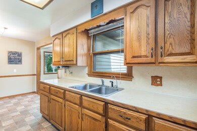 1239 Hillcrest Dr, Wayland, MI 49348 - photo 5