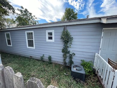 5704 Pickfair Cir, Dallas, TX 75235 - photo 5