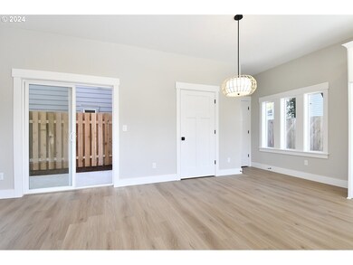 6249 N Olympia St, Portland, OR 97203 - photo 6