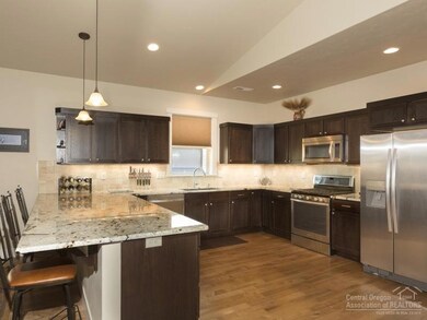 61183 Loy Ln, Bend, OR 97702 - photo 6