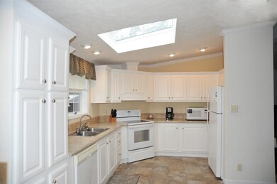 8 Swifts Beach Rd unit 19, Wareham, MA 02571 - photo 6