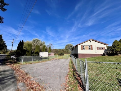 362 Glade St, Shady Spring, WV 25918 - photo 4