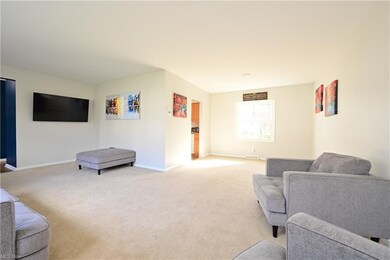 Great entertaining living/dining room space!