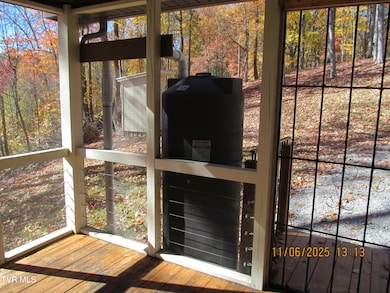 282 Siesta Lodge Dr, Coeburn, VA 24230 - photo 4