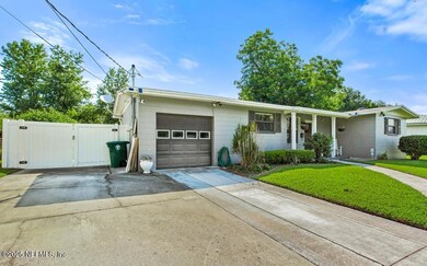 Driveway/Garage