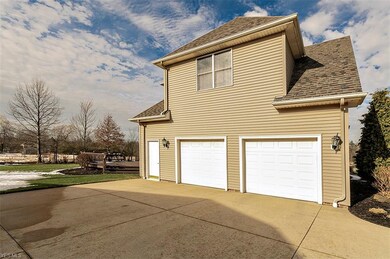 9562 Amberwood Ct, Broadview Heights, OH 44147 - photo 4