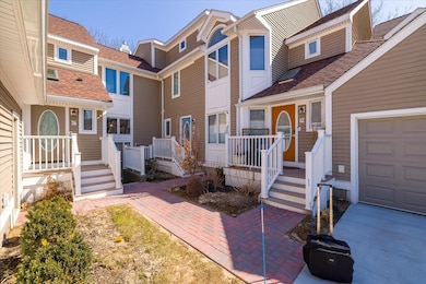 69 Pointe Rok Dr, Worcester, MA 01604 - photo 2