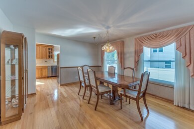 1906 Seton Hall Dr, Naperville, IL 60565 - photo 4