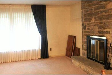 201 Fawnhill Rd, Broomall, PA 19008 - photo 5