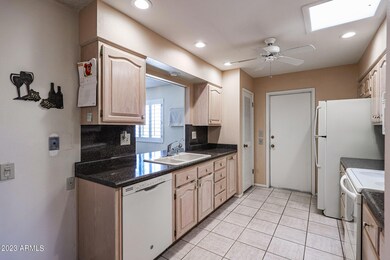 9536 W Briarwood Cir N, Sun City, AZ 85351 - photo 6