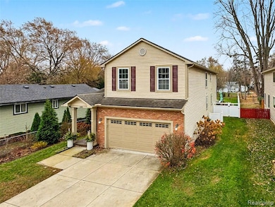 838 Coolidge Ave, Clawson, MI 48017 - photo 3