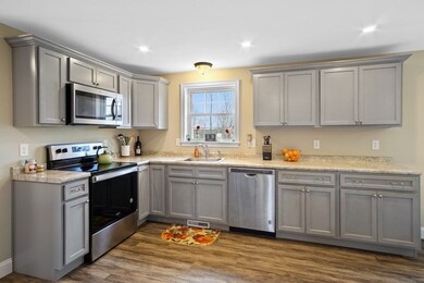 121 Timber Ridge Dr, Milford, NH 03055 - photo 6