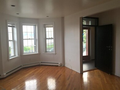 957 Boulevard E unit 2, Weehawken, NJ 07086 - photo 2