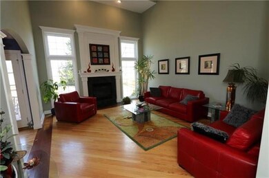 905 Birchwood Dr, Raymore, MO 64083 - photo 5