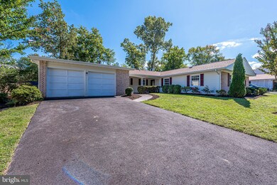 13150 Madonna Ln, Fairfax, VA 22033 - photo 6