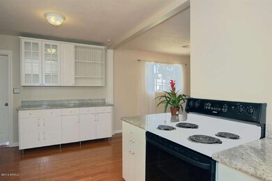 [photo 2289103] Storage Cabinets