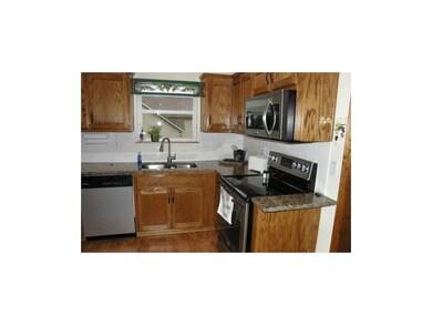 Updated kitchen, stainless appliances and gorgeous