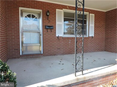 7 W Conrad Dr, Wilmington, DE 19804 - photo 2