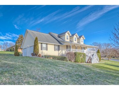 2205 Ridgefield Dr, Johnson City, TN 37601 - photo 2