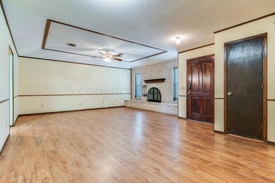 Living Room - 1