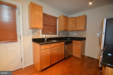 6815 Hastings Dr, Capitol Heights, MD 20743 - photo 5