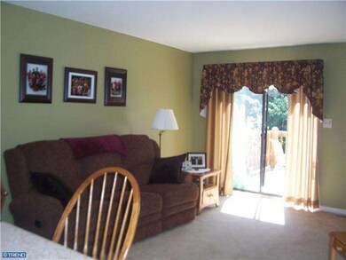 512 Bassett Ln, Norristown, PA 19403 - photo 7