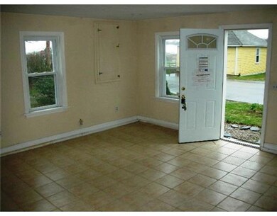 Living Room. Open Liv/Kit Area