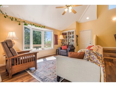 1627 Lilly Ct, Newberg, OR 97132 - photo 5