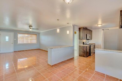 10205 Sugarberry Dr, El Paso, TX 79925 - photo 7