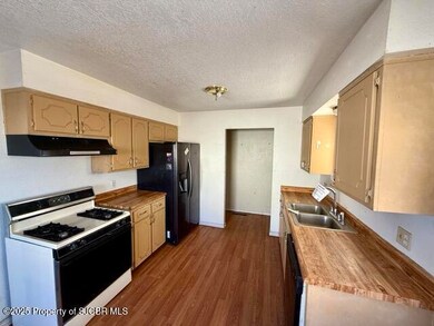 325 N Moore St, Bloomfield, NM 87413 - photo 6