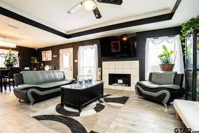 1510 1510 E Leach St, Kilgore, TX 75662 - photo 4