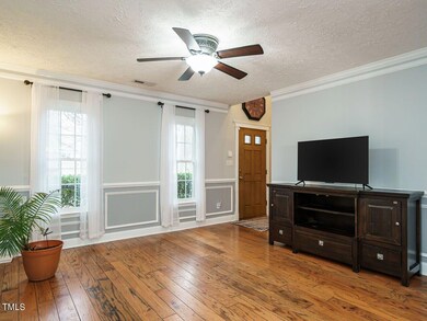 006-1280x960-living-room