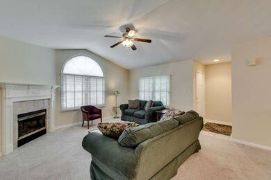 833 Havenshire Rd unit 833, Naperville, IL 60565 - photo 3