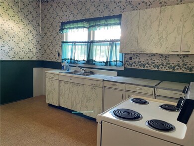 717 Broadway Ave, Mattoon, IL 61938 - photo 2