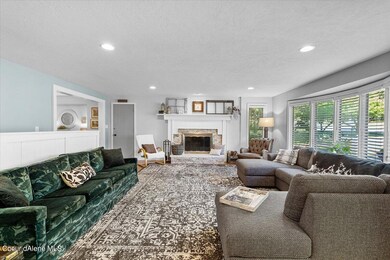 08-Living Room
