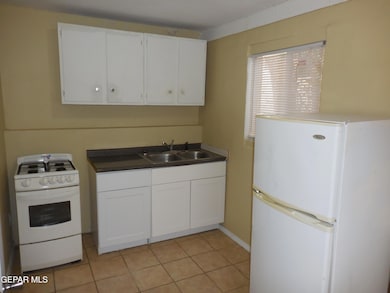 8316 Mercury St unit B, El Paso, TX 79904 - photo 3