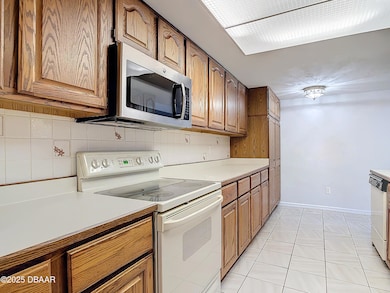 448 Shorewood Lane-11