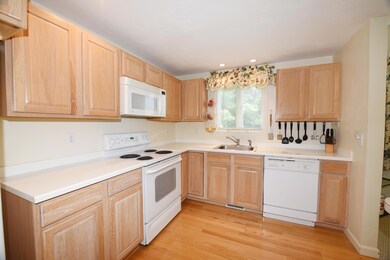 125 Leisure Green Dr N, Mashpee, MA 02649 - photo 5